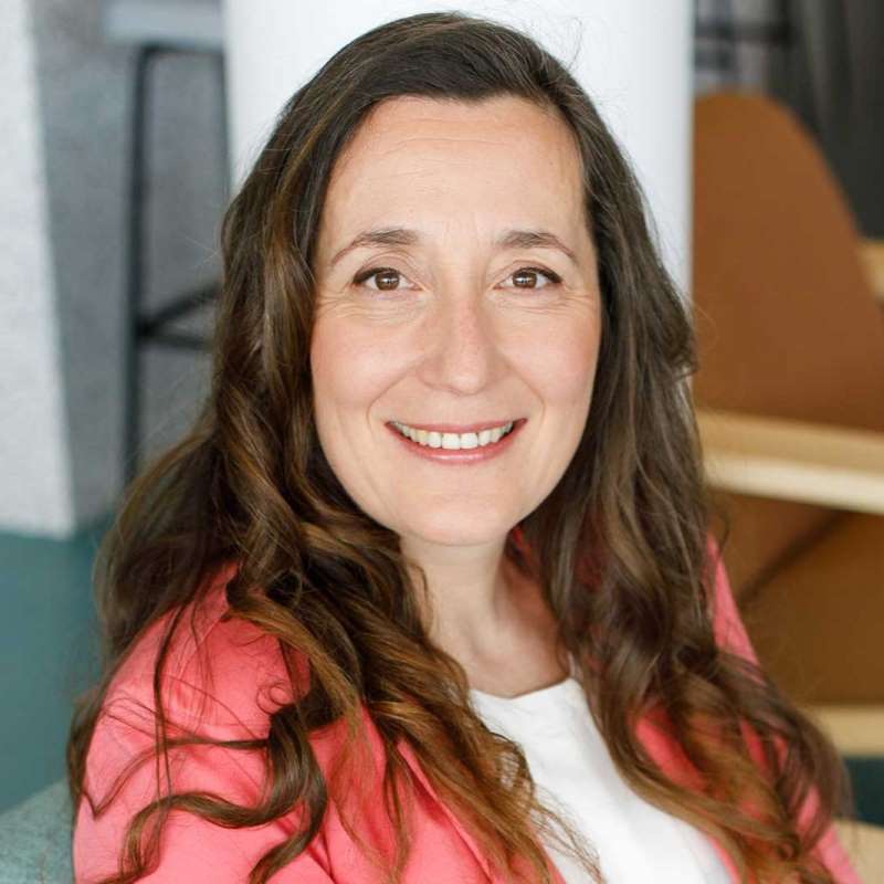 Julia Bastide, RWE