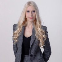 Manon Oravec, Clyde & Co