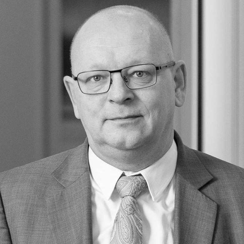 Kai Völpel, Cave Leighton Paisner