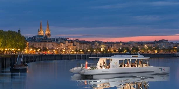 Illustration d'un Batcub sur la Garonne. ©Clyd