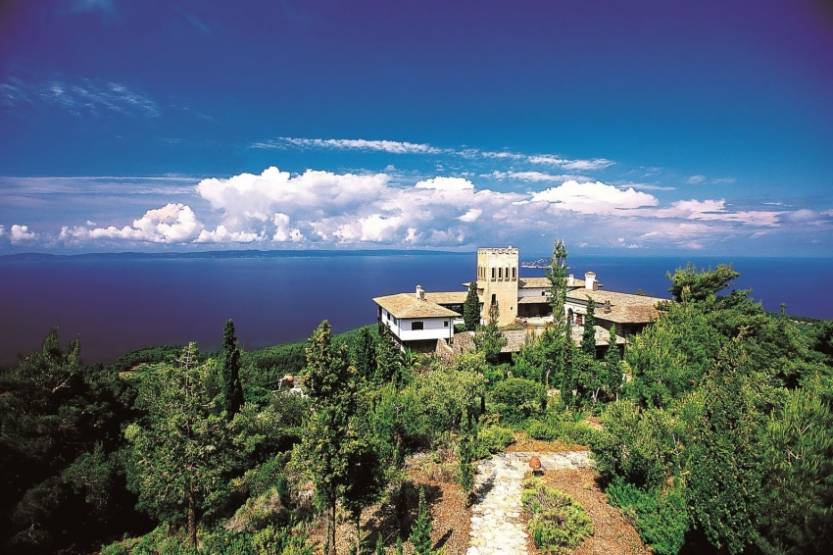 La Villa Galini, intégrée au Porto Carras Grand Resort, en Grèce.