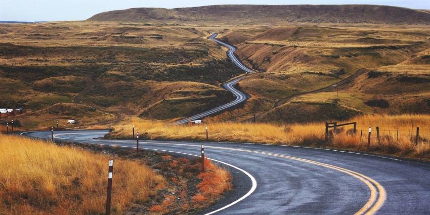 Vue d'une route en campagne. © Whitehelm Capital