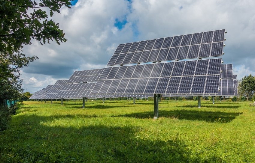 Cet accord va permettre de réduire le délai de mise en service des centrales solaires. ©Creative Commons Licence