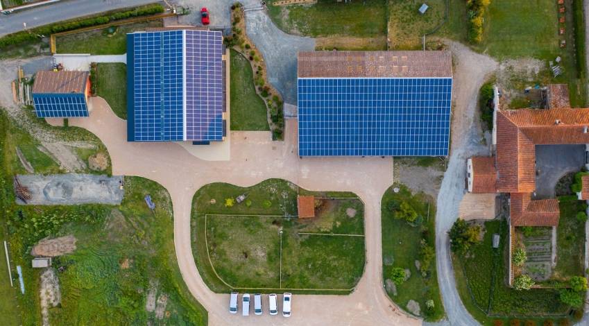 Ener-Pacte permet aux propriétaires de sécuriser totalement le revenu généré par leurs centrales photovoltaïques. ©Ener-Pacte