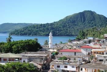 Une ville sur l'île de Mayotte. Une ville sur l'île de Mayotte.