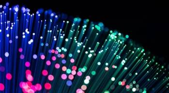 Ce nouveau partenariat vise à déployer un nouveau réseau de fibre optique touchant 5 millions de foyers actuellement non desservis par le réseau de Virgin Media O2 d'ici 2026. © Telefonica 