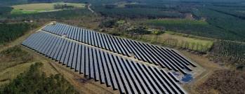 La centrale solaire de Saint-Avit en France, détenue par Neoen. La centrale solaire de Saint-Avit en France, détenue par Neoen.
