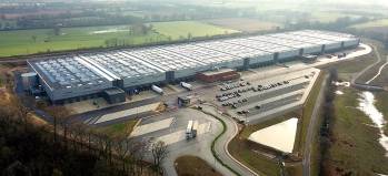 Des centrales photovoltaïques en toiture développées par Technique Solaire. © DR