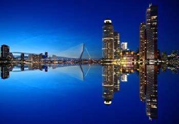 Vue d'une ville aux Pays-Bas.