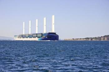 La propulsion vélique revient en force sur le marché du fret maritime. © Zéphyr & Borée