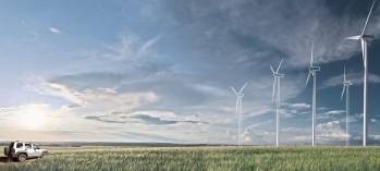 Les éoliennes onshore produisent une énergie renouvelable grâce au vent.