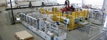 Assemblage de modules photovoltaïques chez Reden Solar. © DR Assemblage de modules photovoltaïques chez Reden Solar. © DR