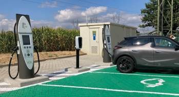 NW Storm couple une solution de stockage par batteries à ses bornes de recharge pour voitures électriques. © NW Storm NW Storm couple une solution de stockage par batteries à ses bornes de recharge pour voitures électriques. © NW Storm