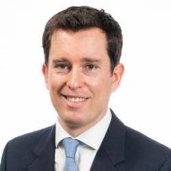 Edward Holmes, Allen & Overy (Londres)